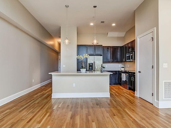 4th image of 2525 College St APT 1104