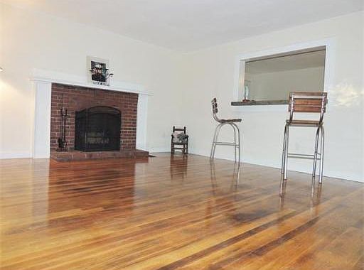 3rd image of 121 Southern Ave