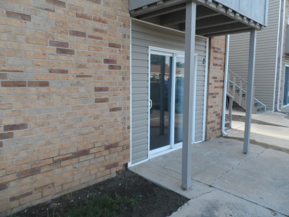 1st image of 1311 Glen Oaks Ct #2