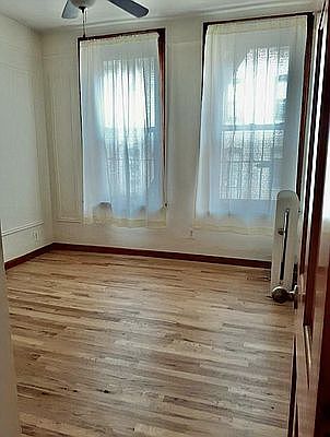 4th image of 30-34 33rd St #2R