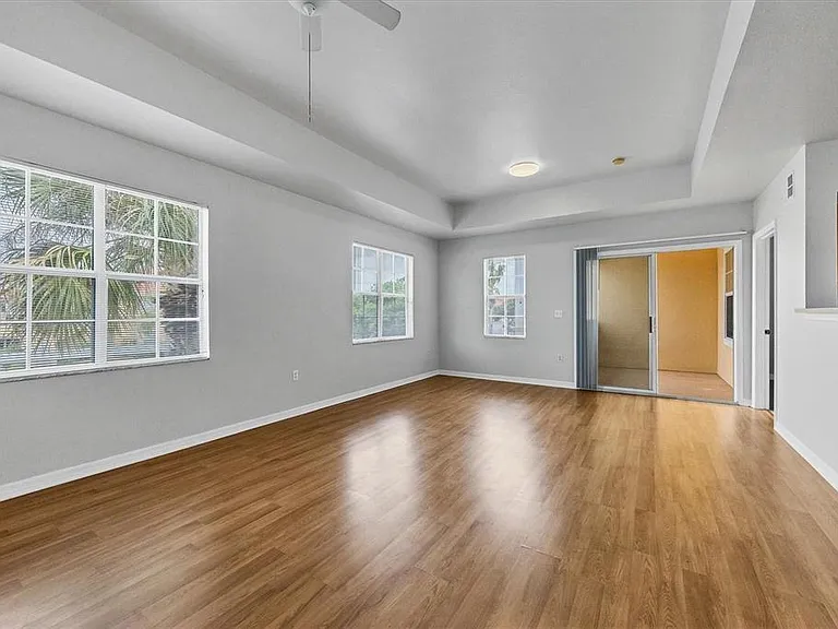 1010 Villagio Cir #204 — Photo 8