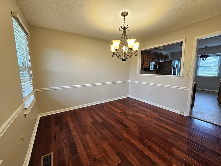 2319 Hydas Ln — Photo 3