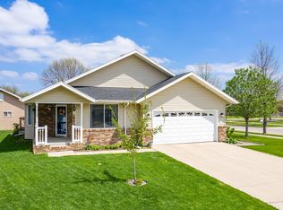 5102 Ella Cir, Grand Forks, ND 58203
