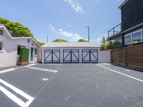 3rd image of 314 N Venice Blvd #318