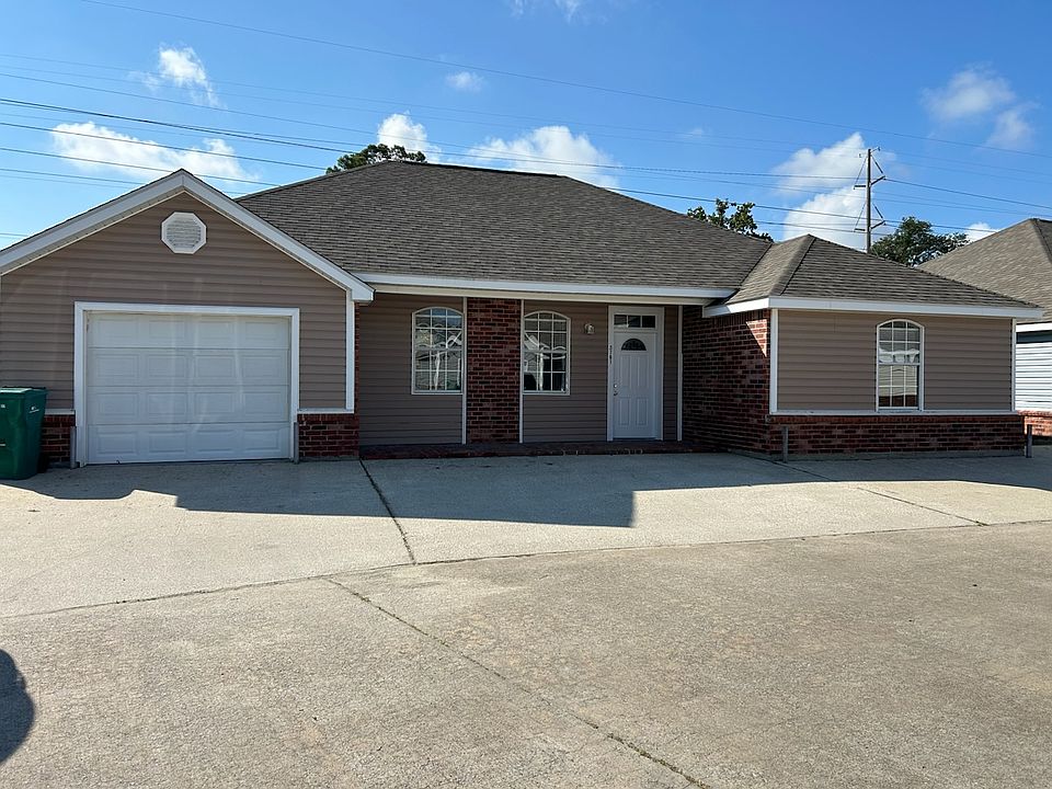 1st image of 3761 Newcastle Dr