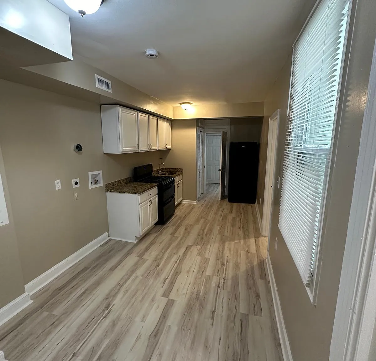 1720 R St SE - 3 — Photo 1