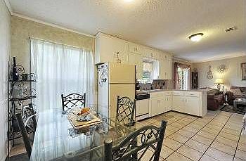 4th image of 2414 Elmglen Dr