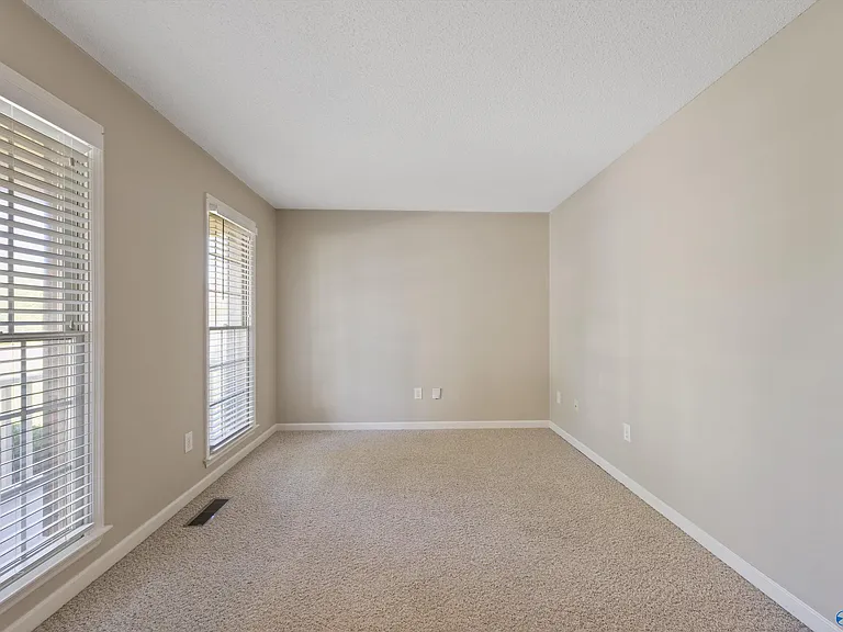 115 Medicine Bend Ct — Photo 2