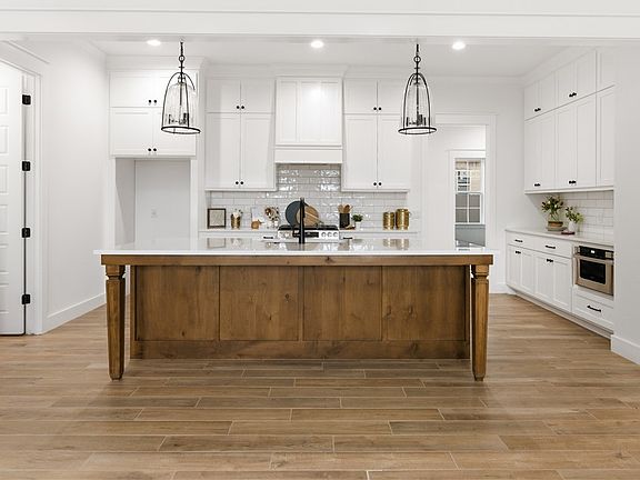 3rd image of 4015 Pacific Crest Way