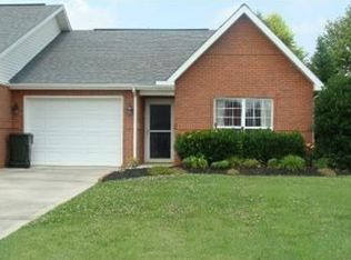 2920 Dominion Dr, Maryville, TN 37803