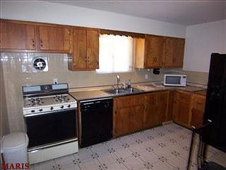 1st image of 1645 Clover Ln