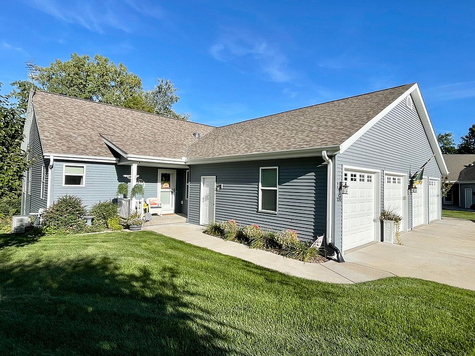 1st image of 320 Creekside Ct