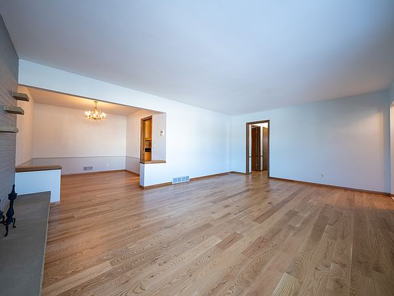 5th image of 5209 W 61st St