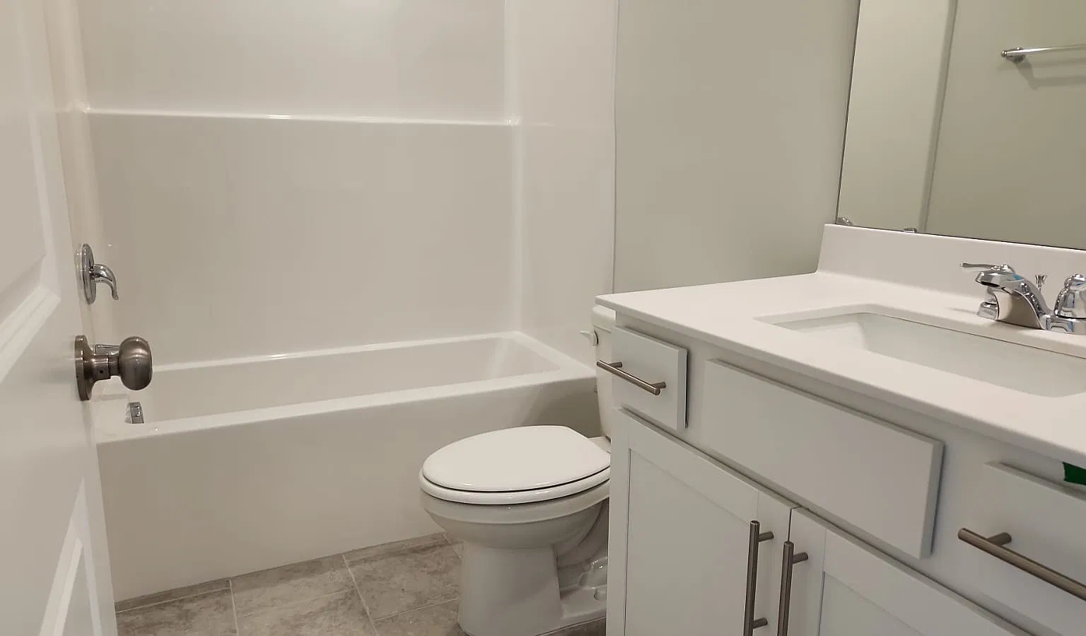 4 bed, 2132 sqft, $2,200 — Photo 3