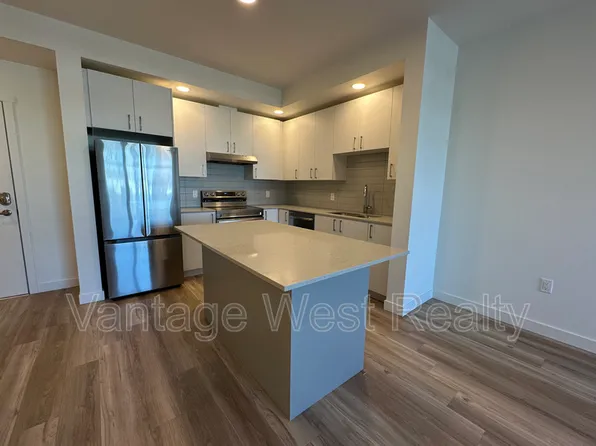 1057 Frost Rd #315, Kelowna, BC V1W 4M3