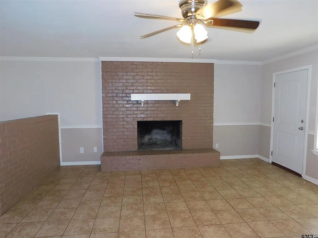 2 bed, 950 sqft, $1,250 — Photo 4