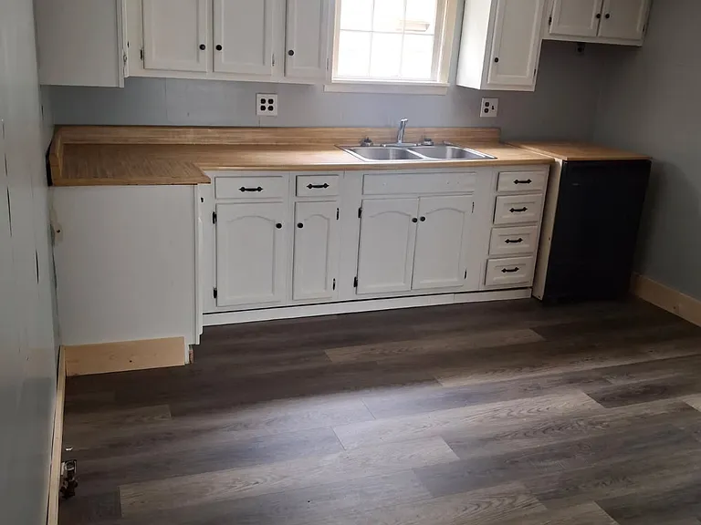 616 E Front St — Photo 2