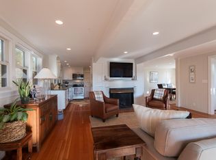 3 Beach Ave, Middletown, RI 02840