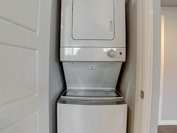 4th image of 2639 E 10th St #2