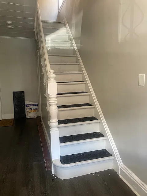 Foyer to unit - 135 Ripley Pl #2