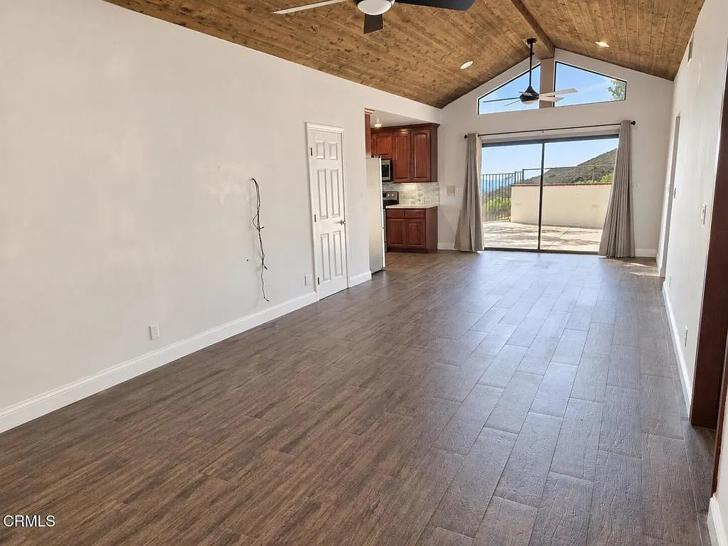 3 bed, 1300 sqft, $3,800 — Photo 3