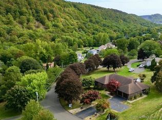 46 Cliffside Drive, Wallingford, CT 06492