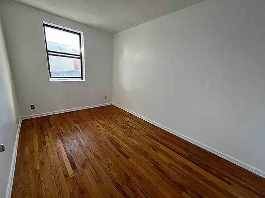 Rented by Voro, LLC | media 16