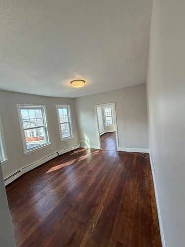 87 Webster St #5 Photo 1