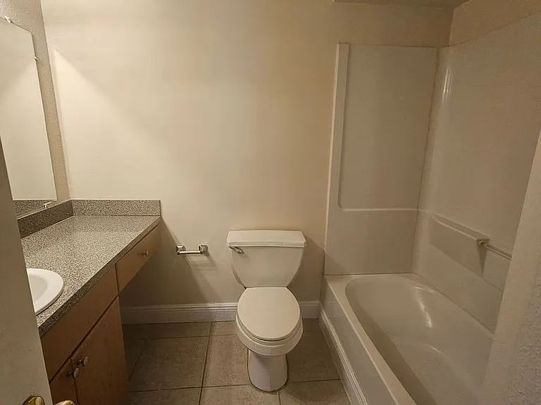 2905 Winkler Ave #713 — Photo 13