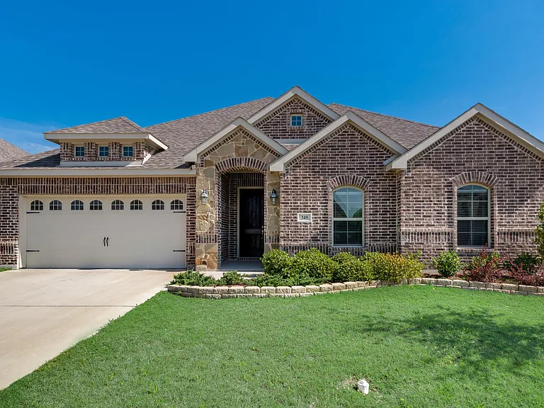 349 Strait Ln — Photo 2