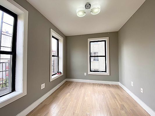 3rd image of 4308 Broadway #6