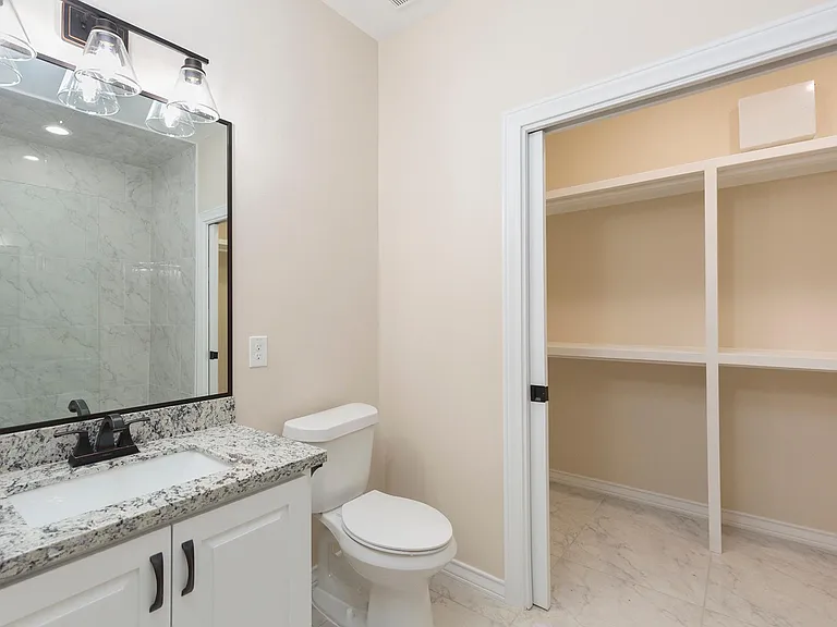 216 Teak Dr — Photo 7