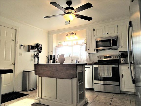 3rd image of 21139 Reynolds Dr