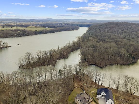 3rd image of 114 Mallard Point