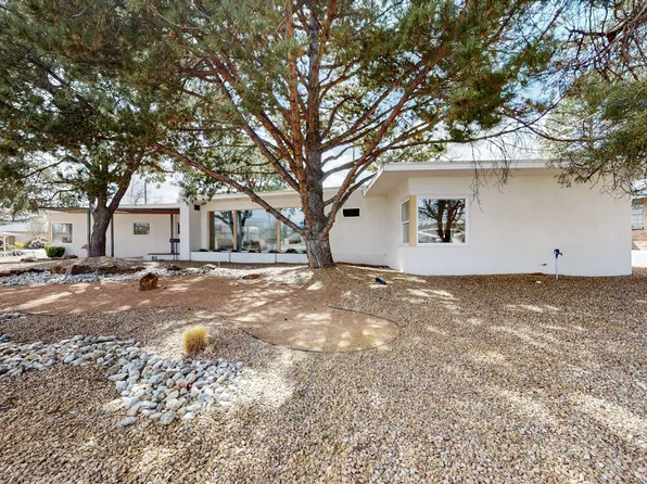 901 Valverde Dr SE, Albuquerque, NM 87108