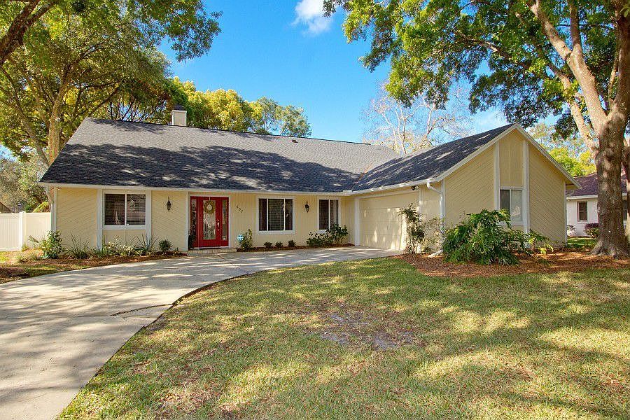 1st image of 637 Riverpark Cir