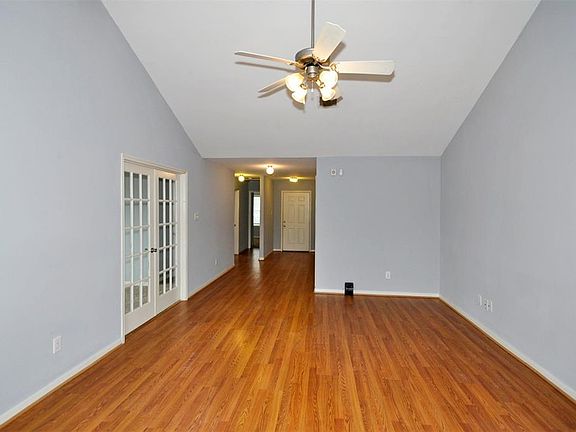 3rd image of 6914 Lost Timber Ln