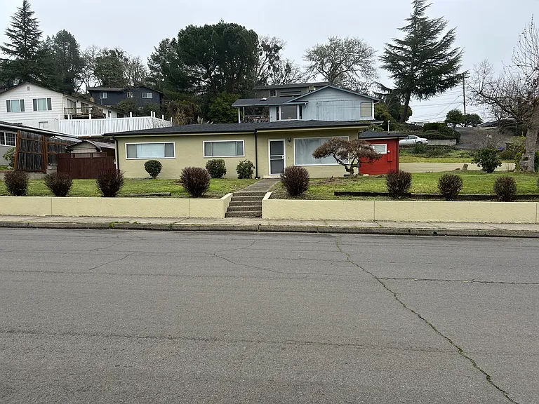 1919 NW Kline St — Photo 29