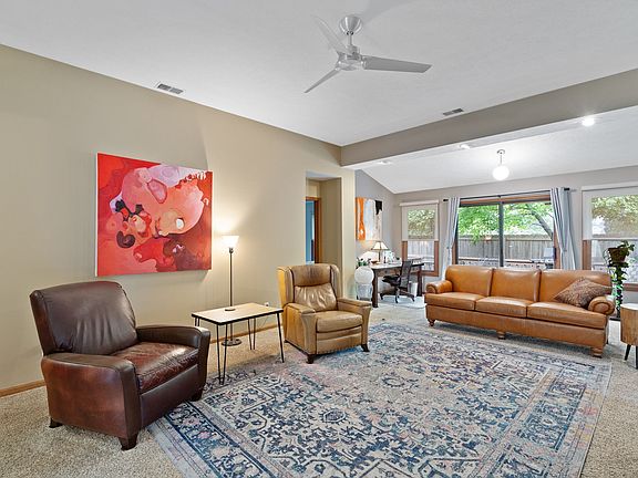 4th image of 10796 Oyster Bay Ct