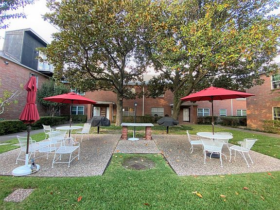 2nd image of 2711 Briarhurst Dr APT 5