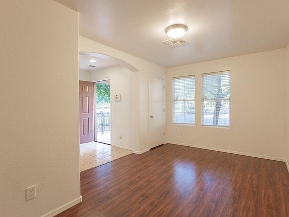 5th image of 2025 N 78th Dr