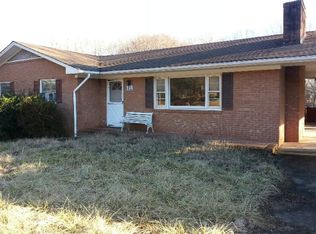 601 Roach St, Mayodan, NC 27027