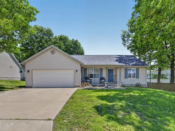 903 N Oregon Dr, Carterville, MO 64835