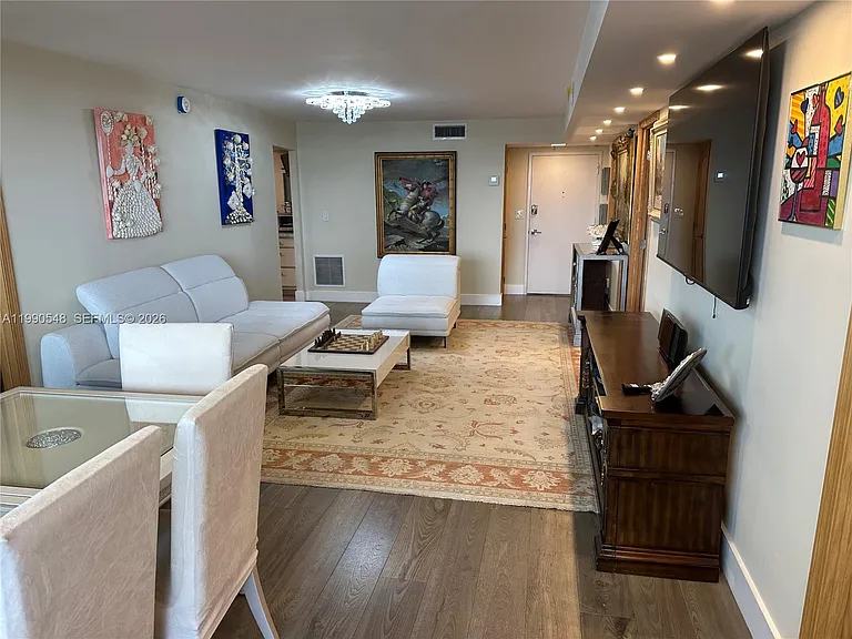 6039 Collins Ave #1431 — Photo 19