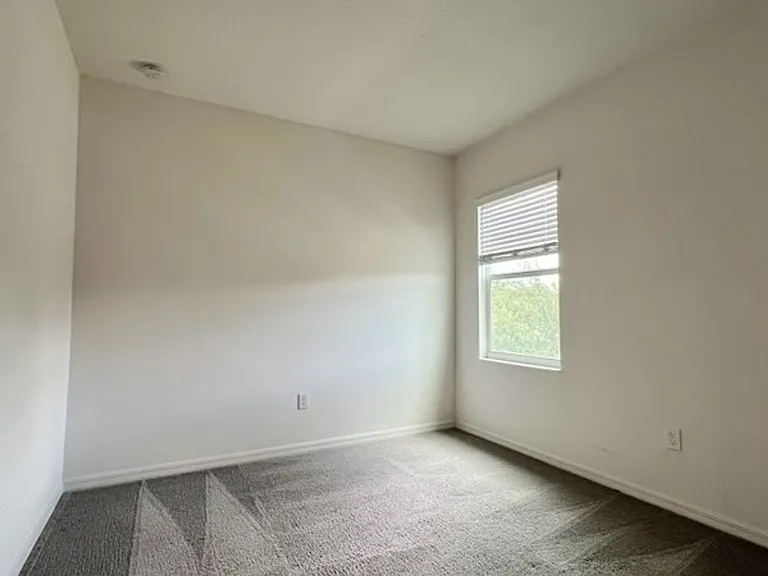 7670 Bowery Dr — Photo 22
