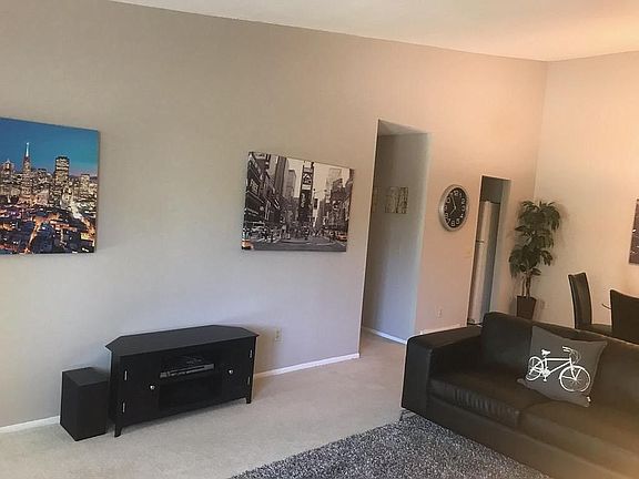 4th image of 10972 Folkstone Dr