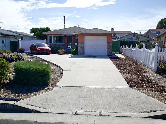 5th image of 21111 Dalton Ave