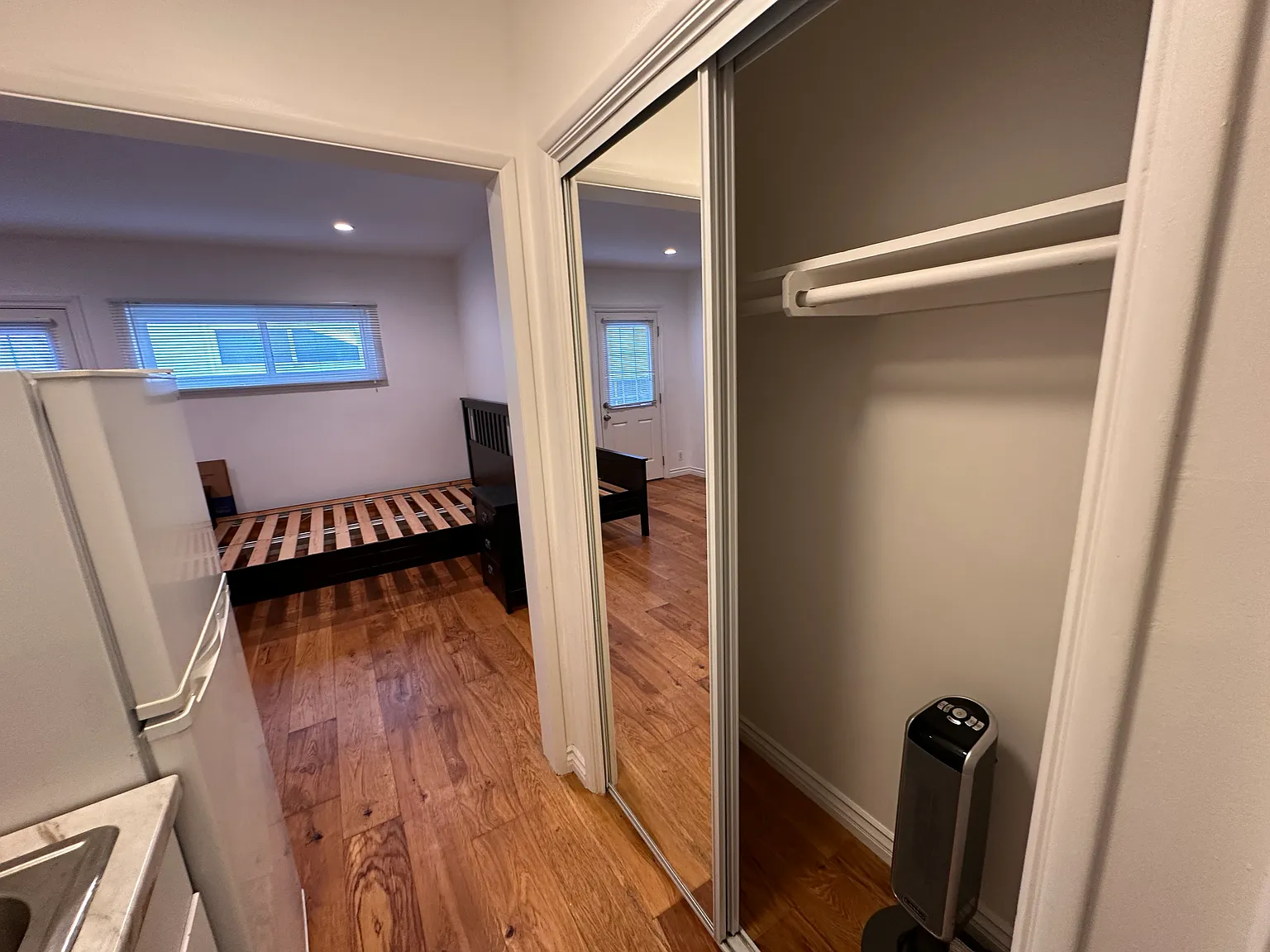 1 bed, 250 sqft, $1,200 — Photo 4