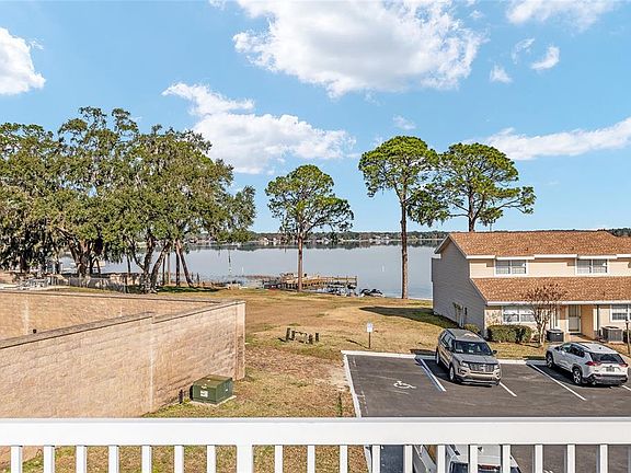 2nd image of 11001 SE Sunset Harbor Rd #D18