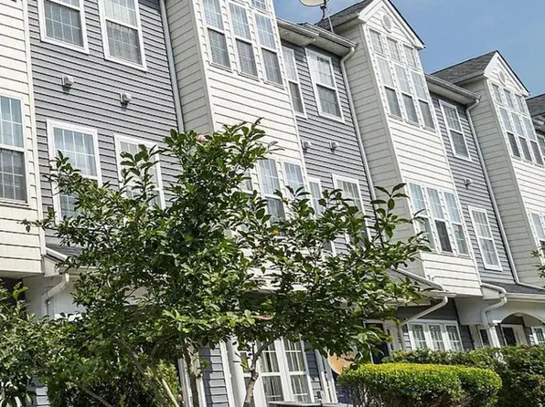 6 Swan Ct, Delanco, NJ 08075